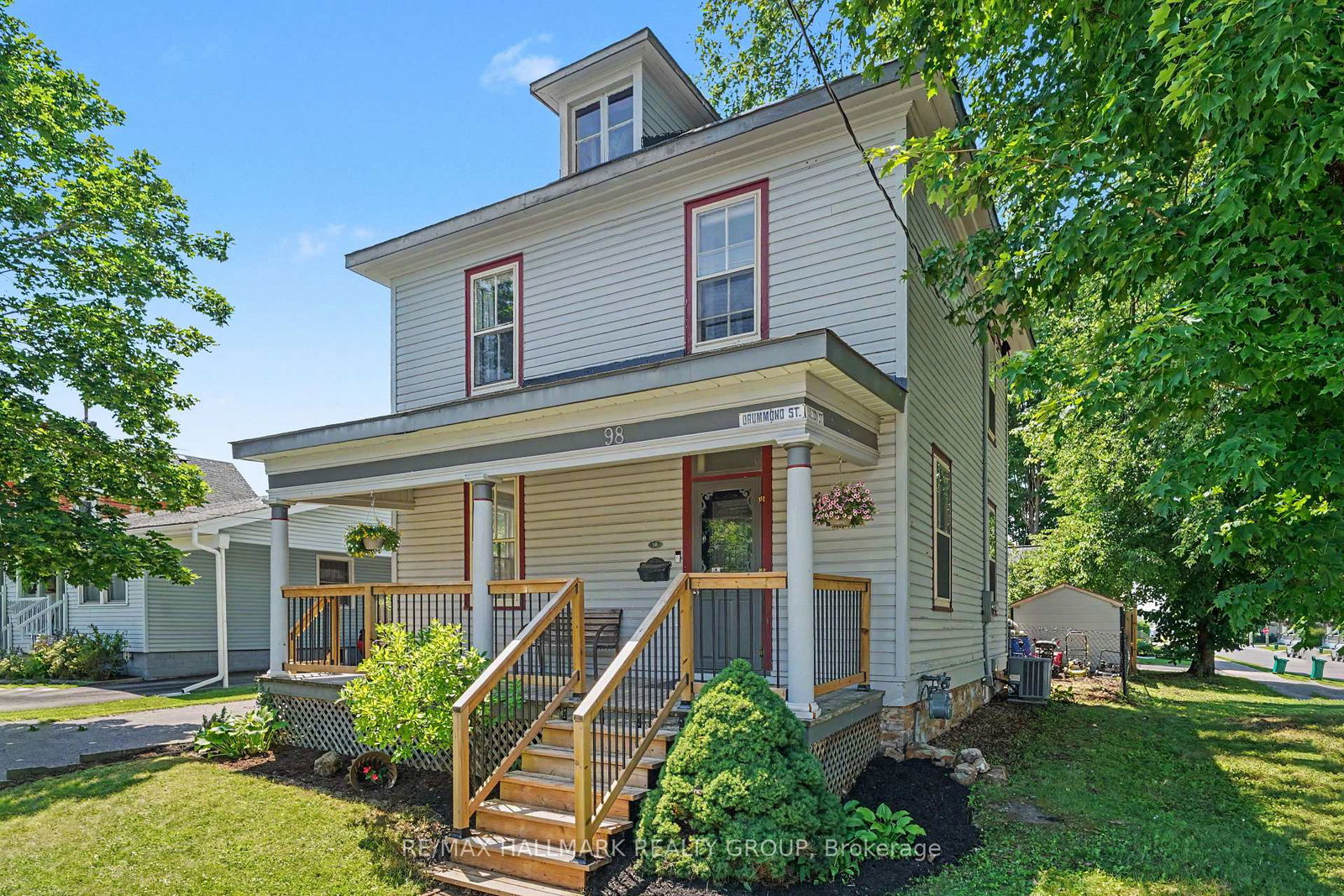 98-drummond-street-e-perth-ontario-x13800300