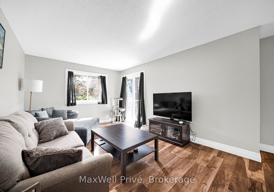 250-brittany-drive-ottawa-ontario-x13800340