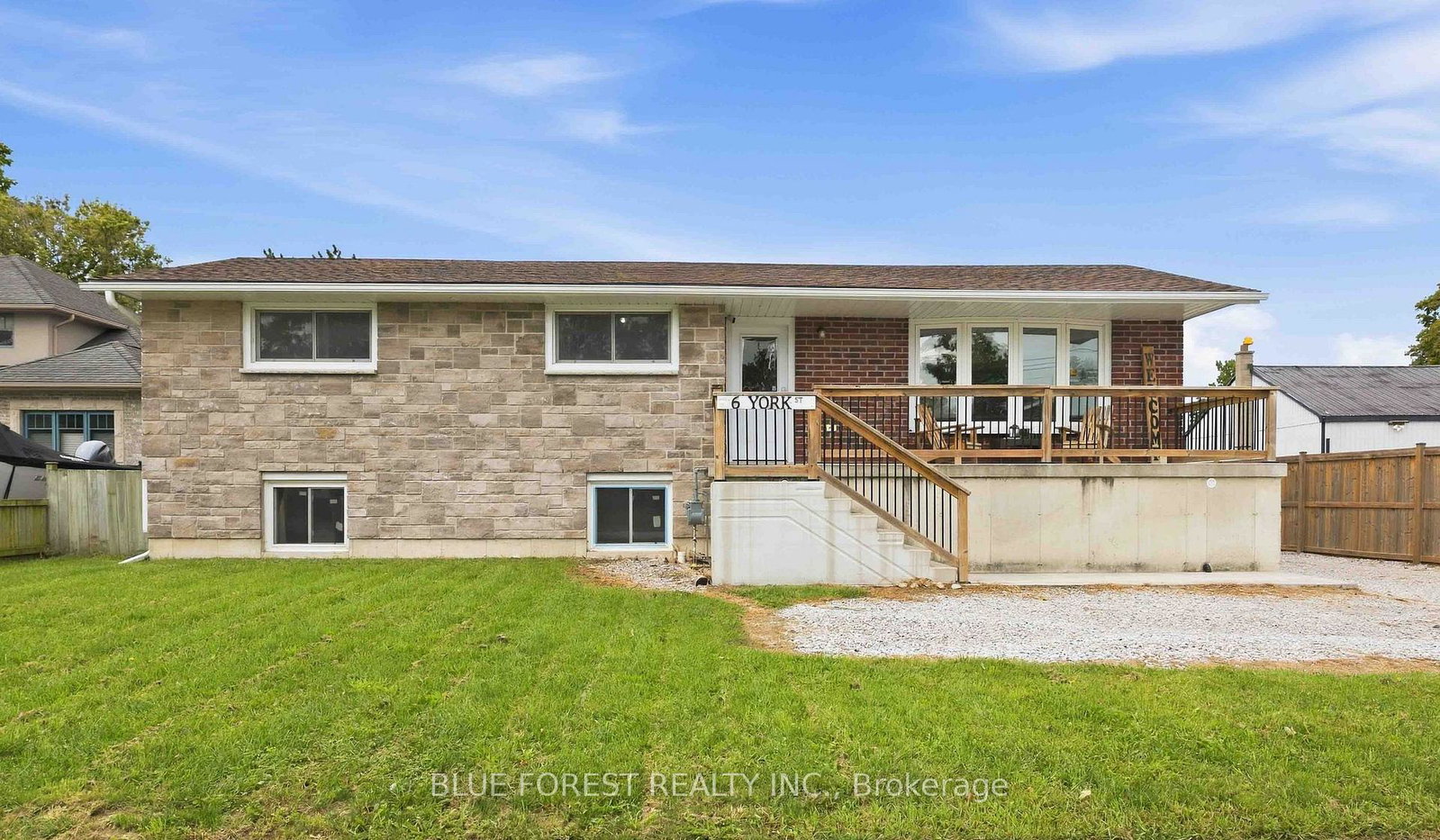 6-york-street-lambton-shores-ontario-x13801994