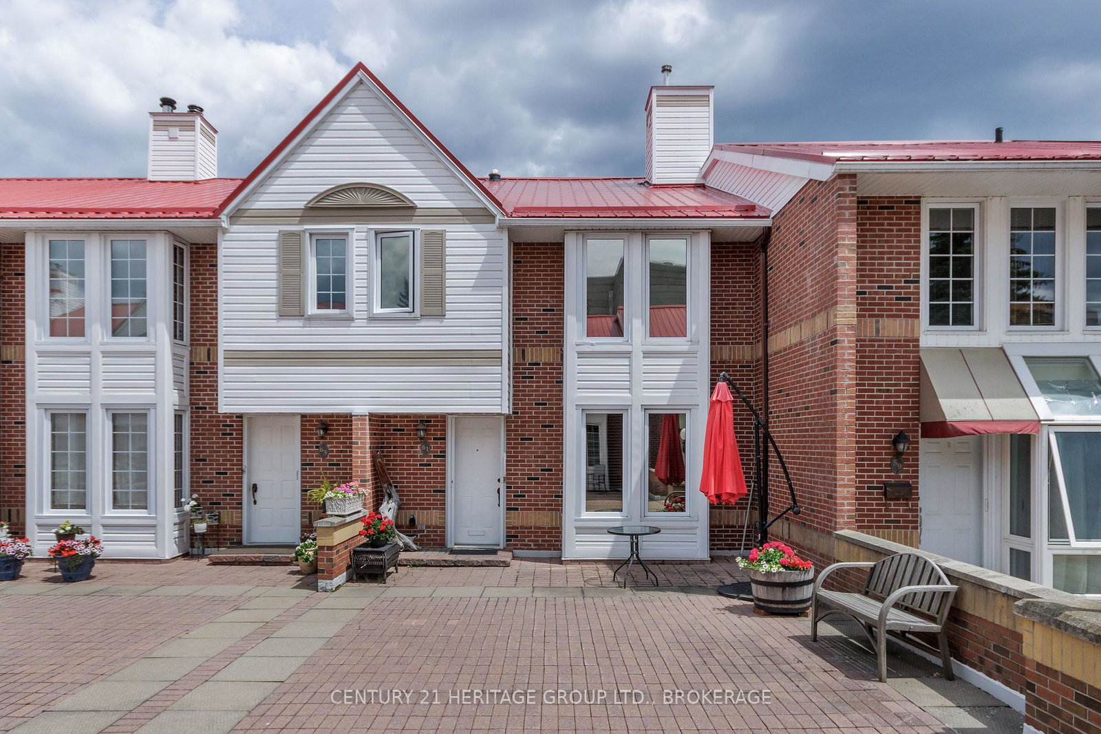 1-place-darmes-kingston-ontario-x13802046