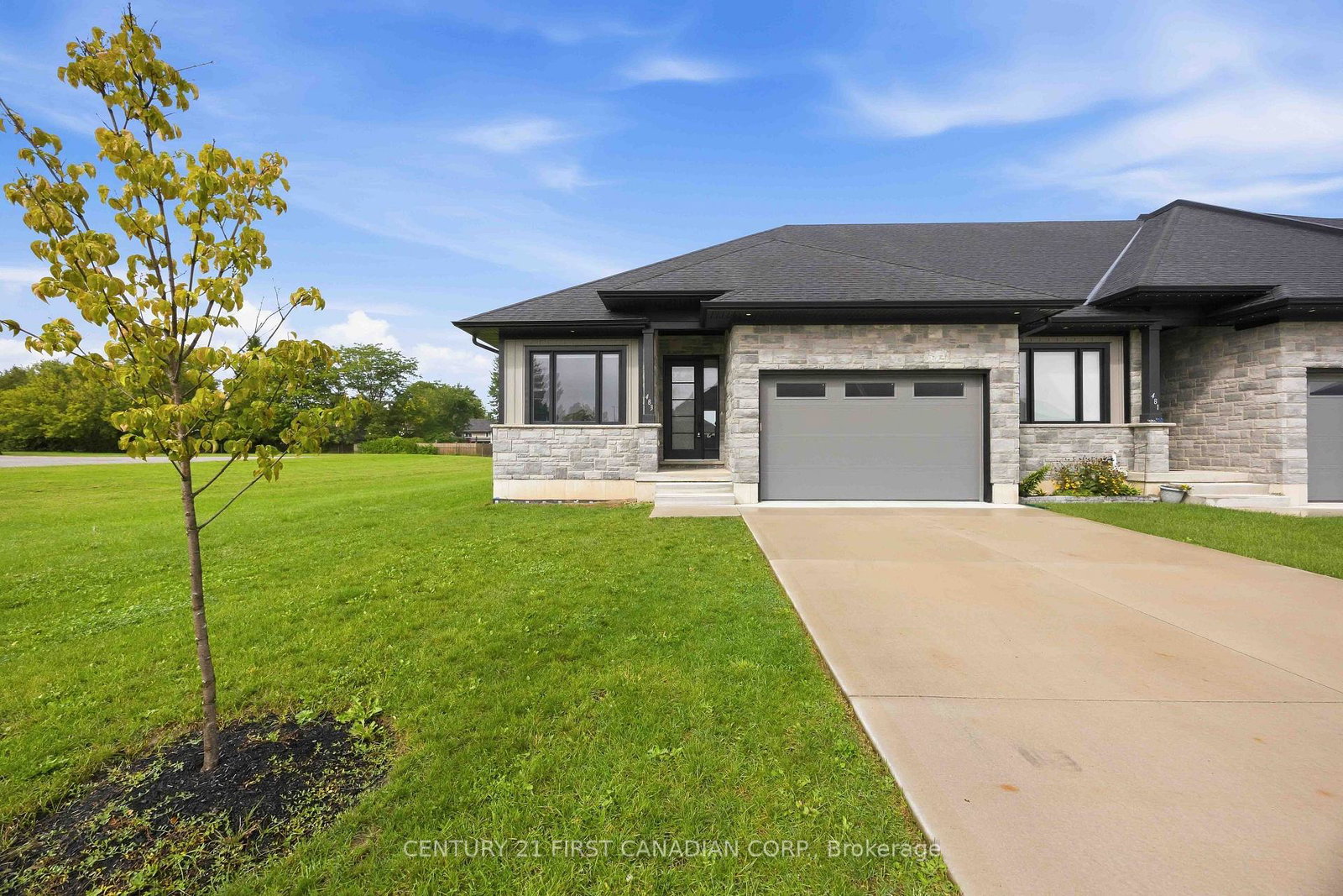 483-kip-lane-plympton-wyoming-ontario-x13802180