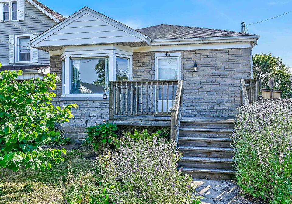 43-east-39th-street-hamilton-ontario-x13802308