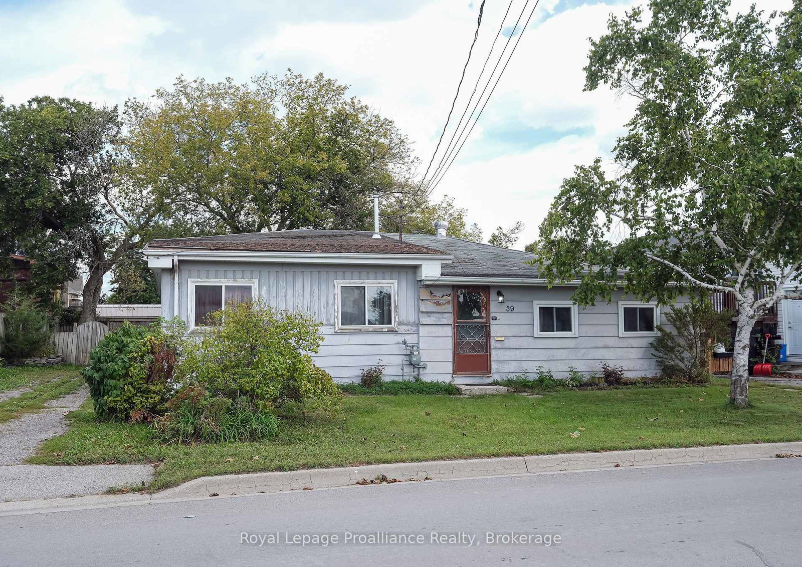 39-centre-street-belleville-ontario-x13802764