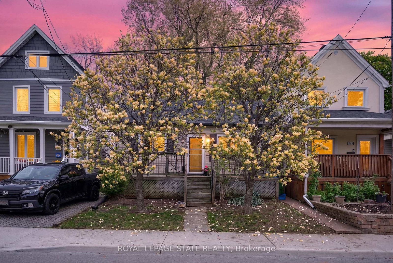147-strachan-street-e-hamilton-ontario-x13802794