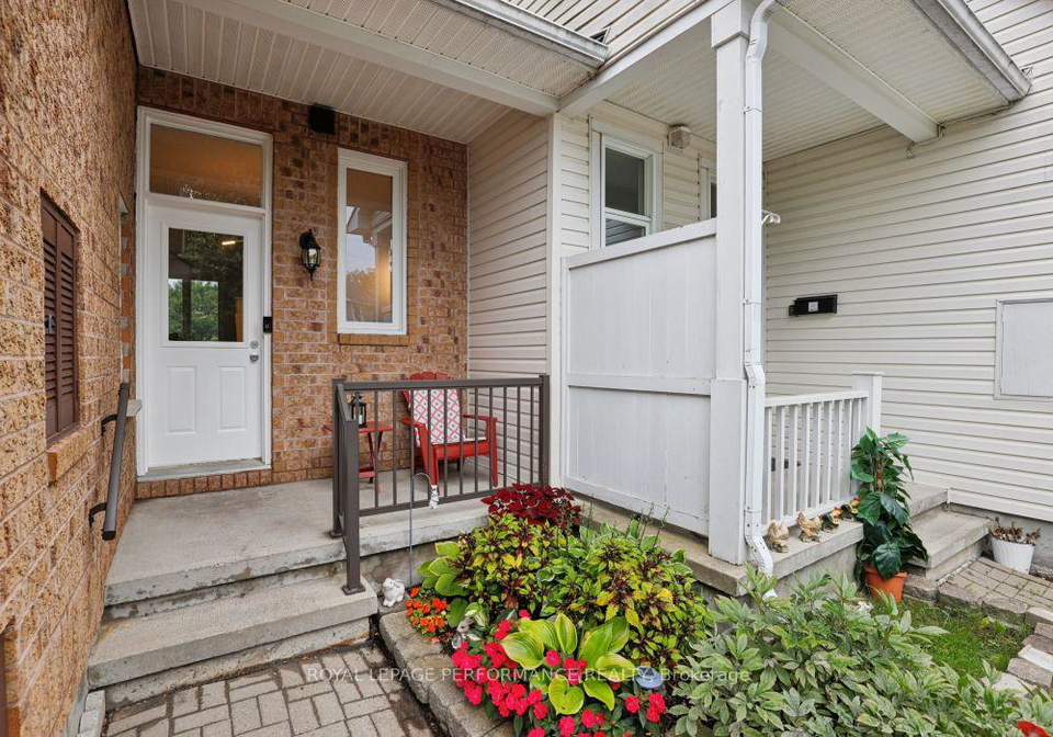1887-hennessy-crescent-ottawa-ontario-x13803054