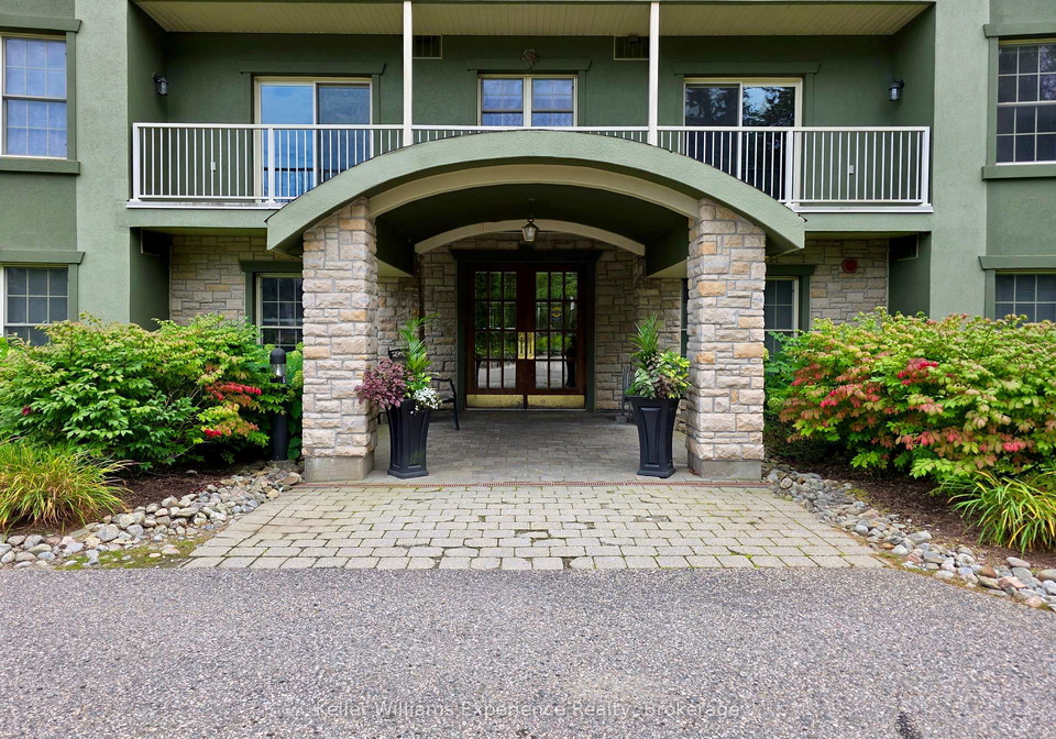 24-ontario-street-bracebridge-ontario-x13803504