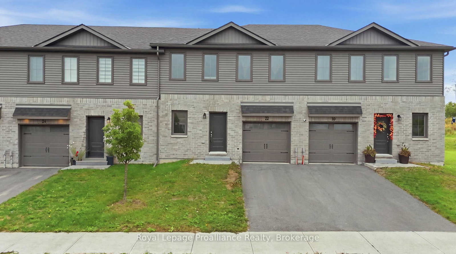 22-campbell-crescent-prince-edward-county-ontario-x13803992