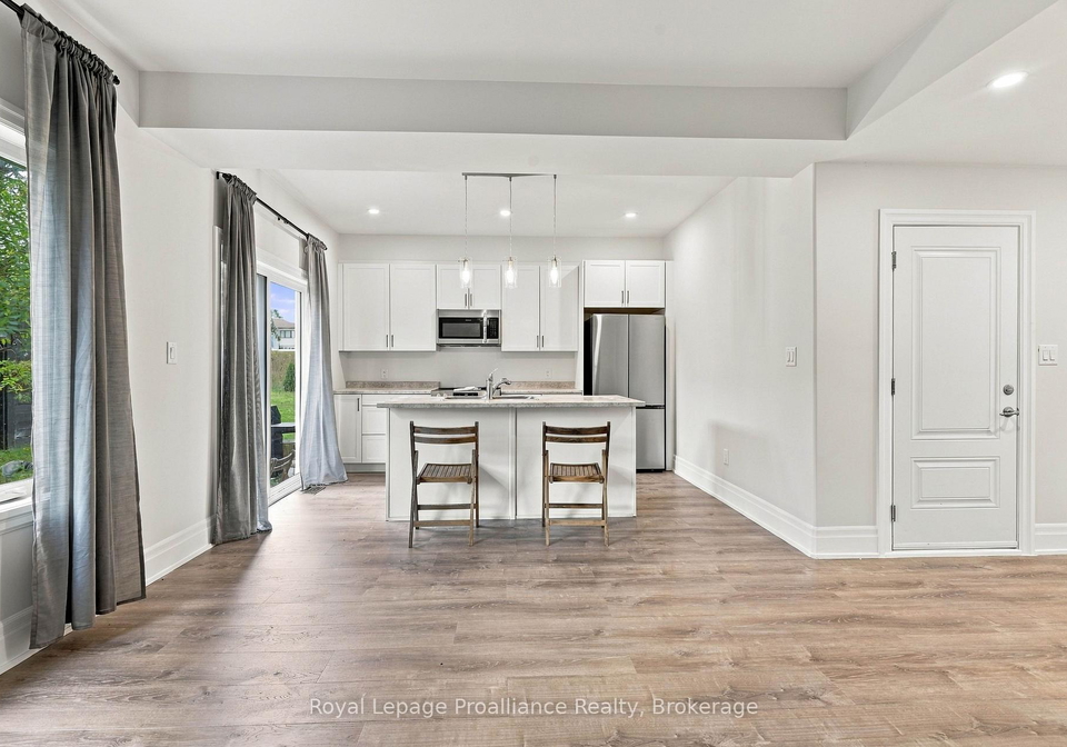 22-campbell-crescent-prince-edward-county-ontario-x13803992