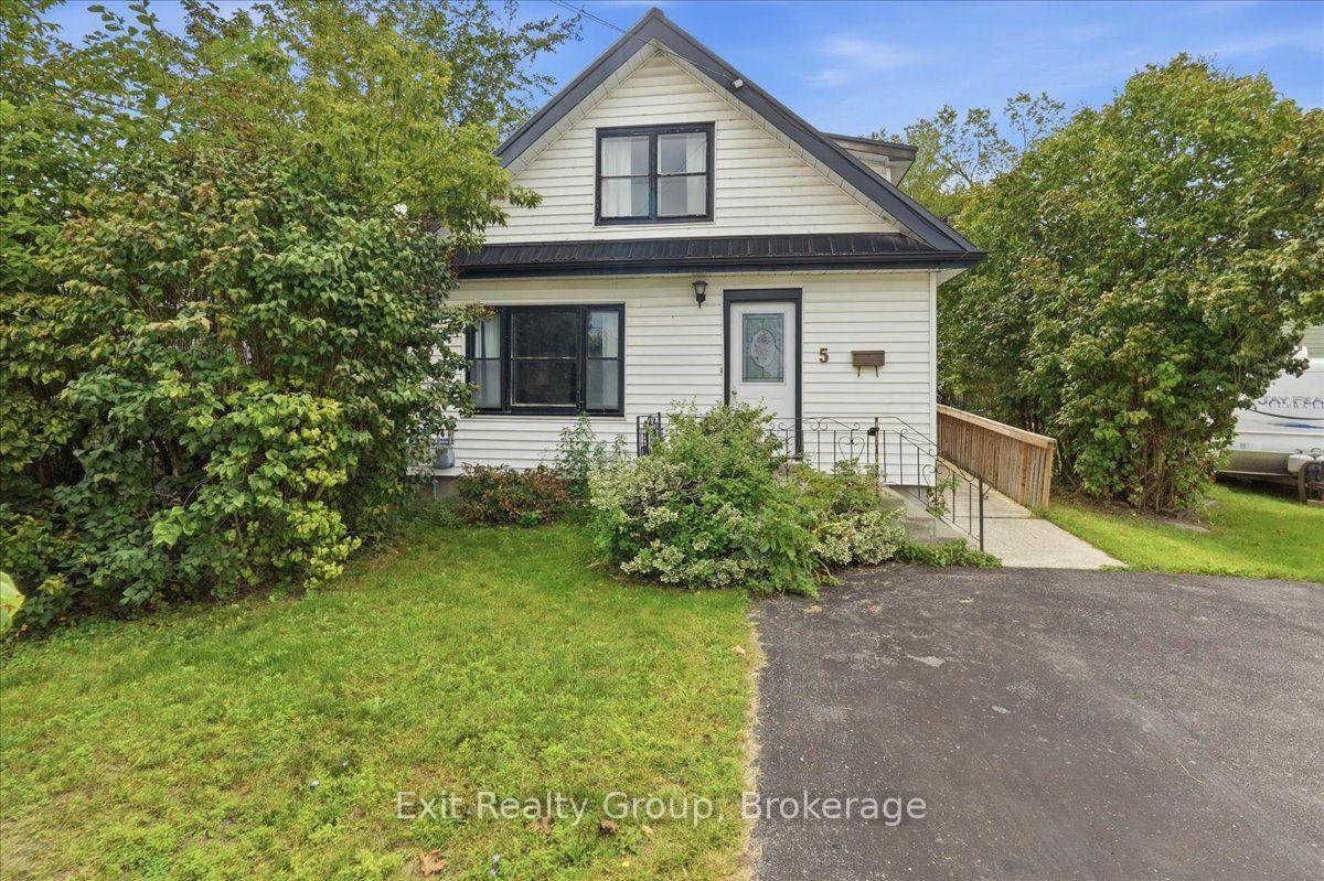 5-charlotte-street-quinte-west-ontario-x13804144