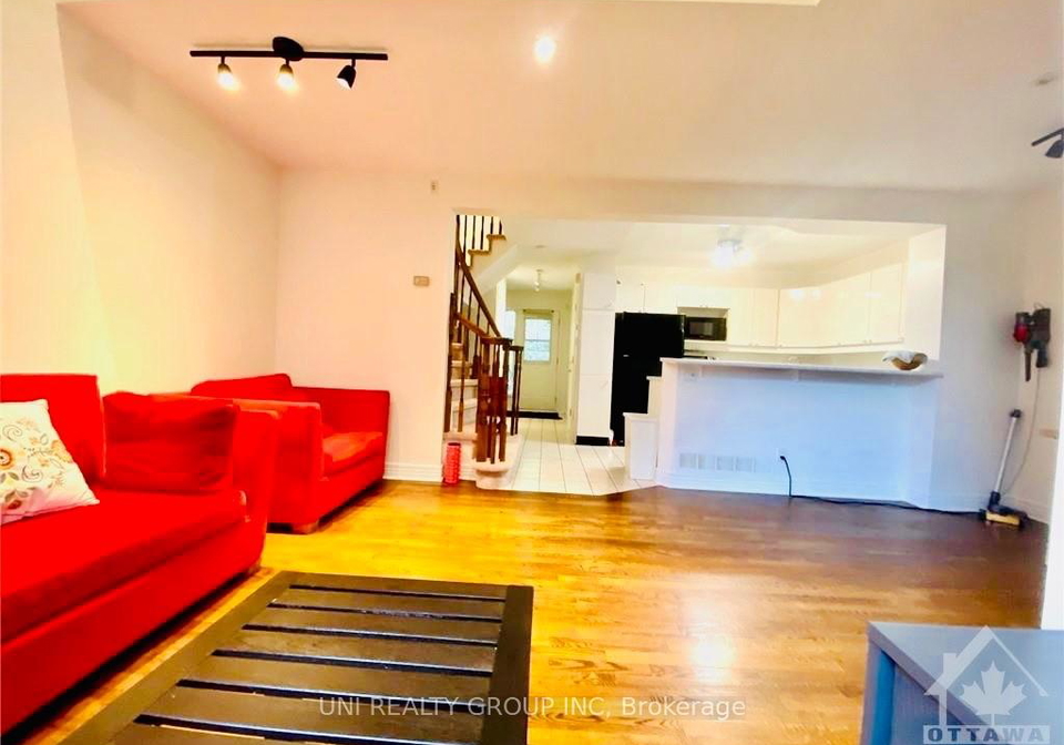 181-thornbury-crescent-ottawa-ontario-x13804698