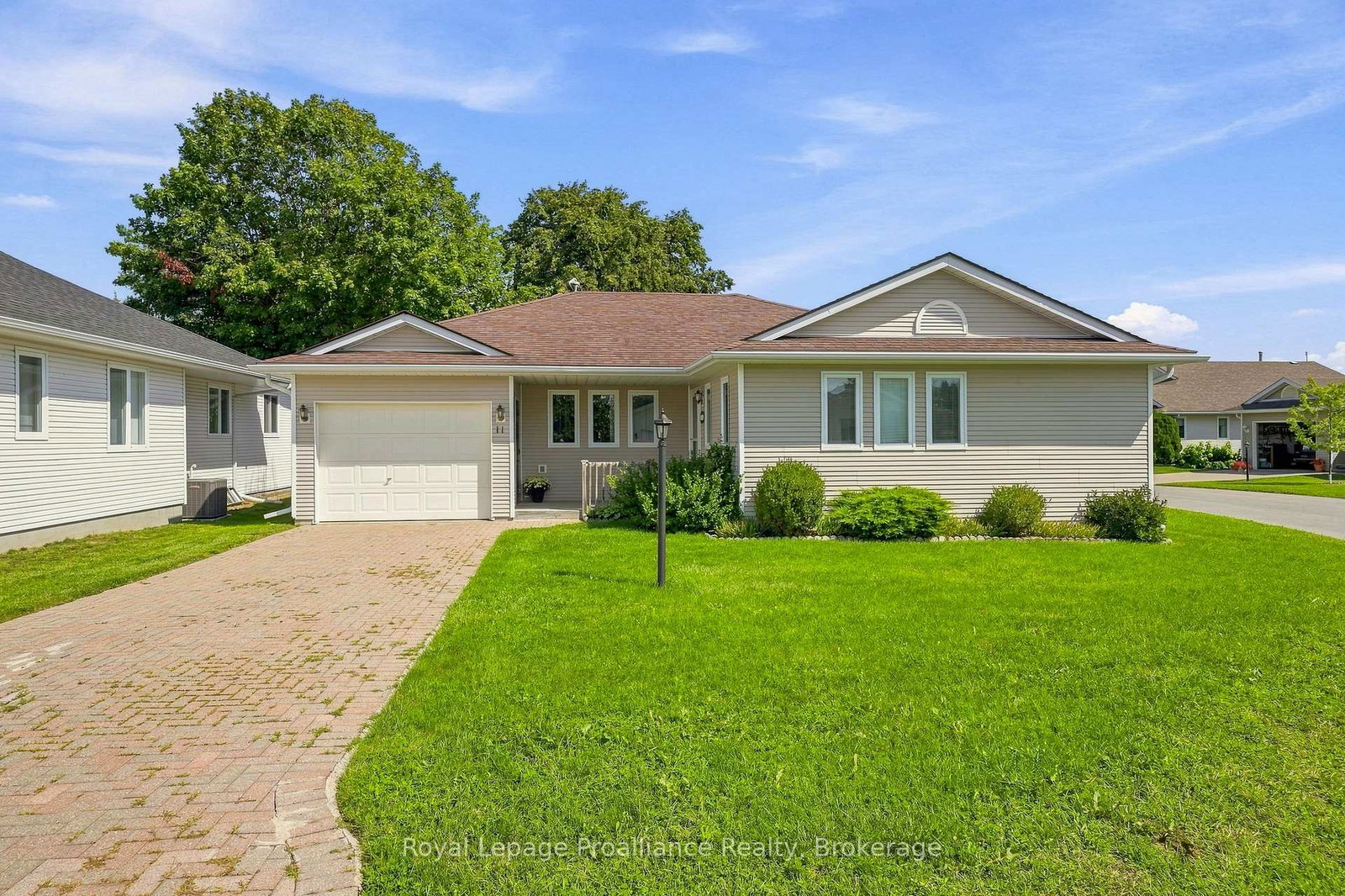 11-monroe-court-prince-edward-county-ontario-x13804958