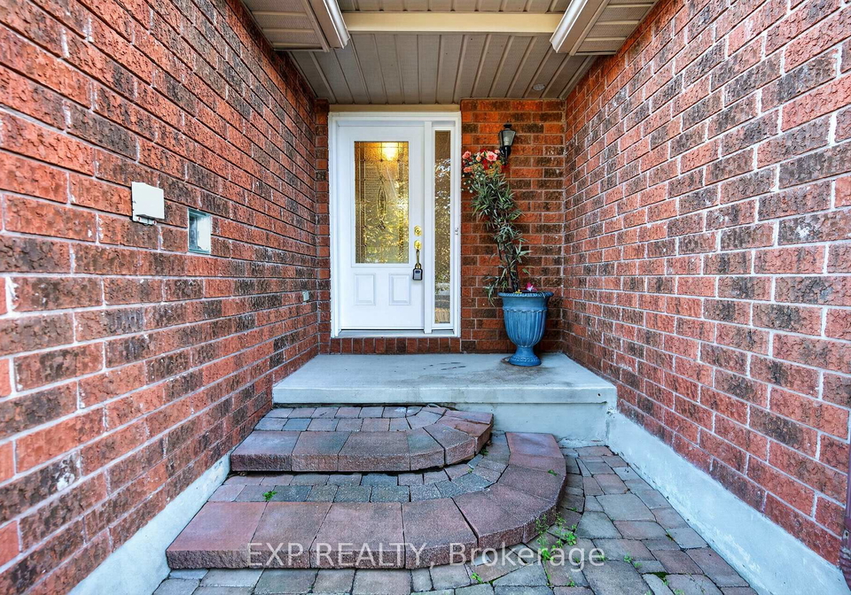 185-hunterswood-crescent-ottawa-ontario-x13805030