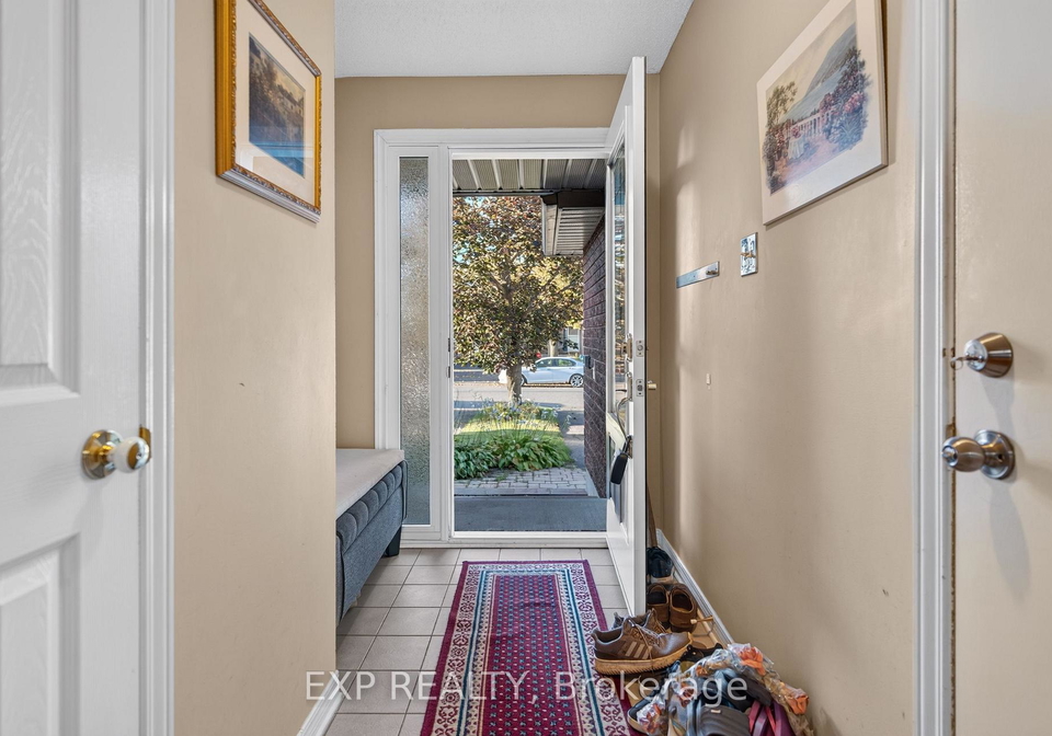 185-hunterswood-crescent-ottawa-ontario-x13805030