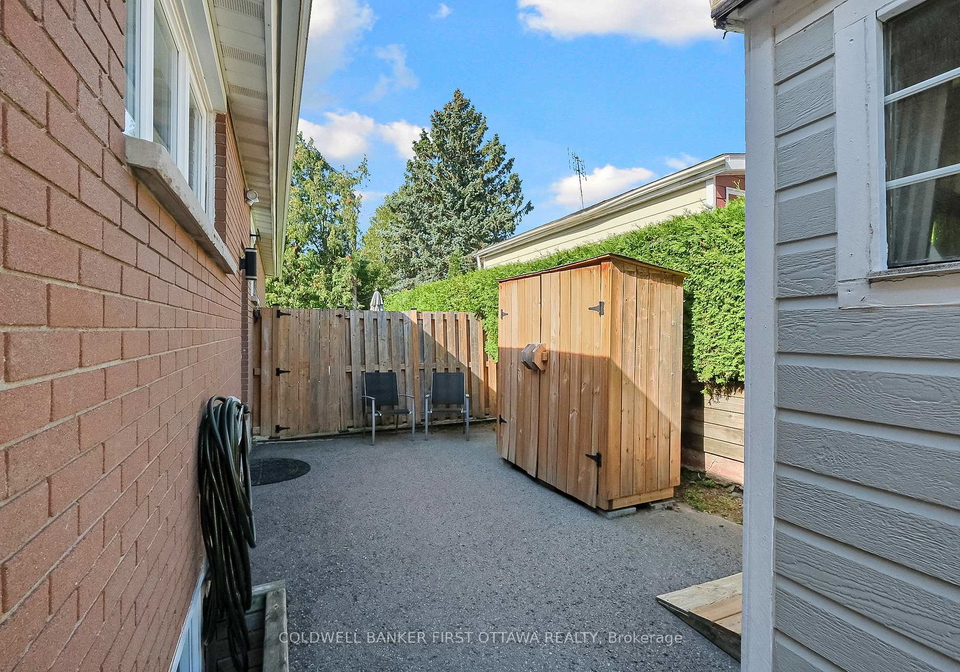 702-crystal-street-ottawa-ontario-x13805084