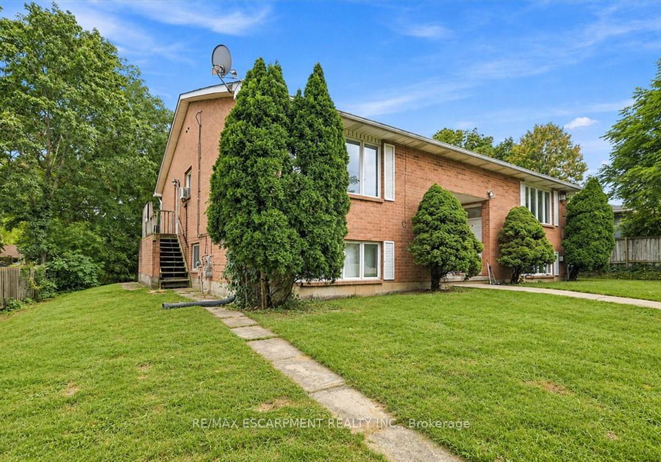 26-renfrew-street-e-haldimand-ontario-x13805172