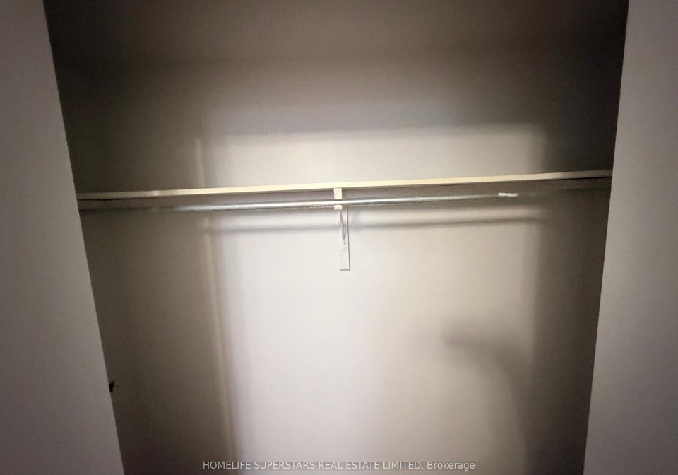 2-hoddle-crescent-kitchener-ontario-x13805358
