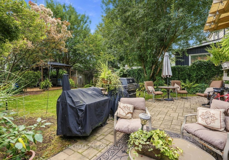 33-tuxedo-avenue-s-hamilton-ontario-x13806524