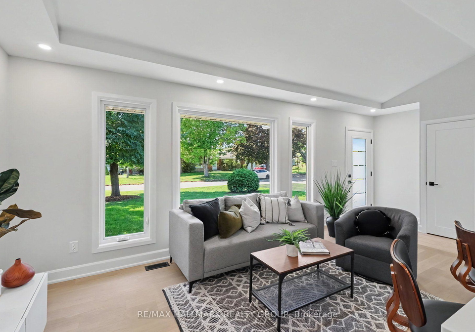 7-attwood-crescent-ottawa-ontario-x13806702