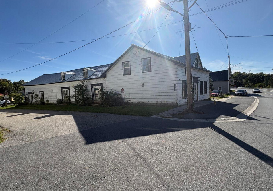 18556-dundas-street-south-glengarry-ontario-x13807356