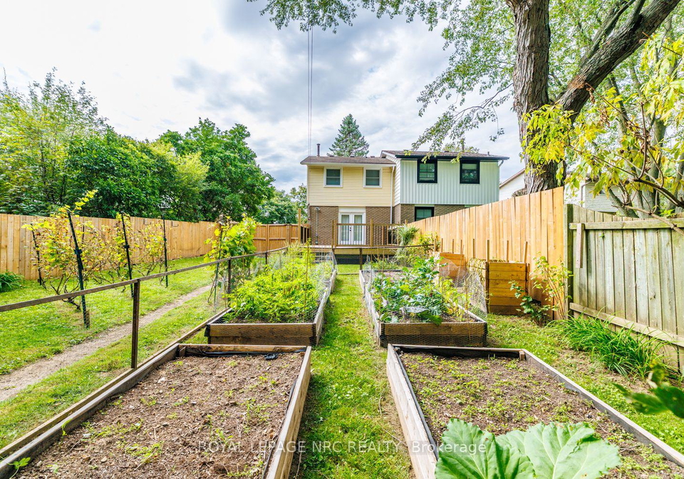 46-graystone-crescent-welland-ontario-x13807624