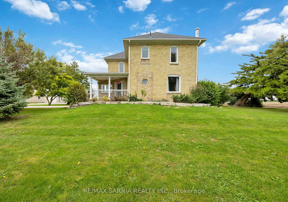 5458-douglas-line-plympton-wyoming-ontario-x13807716