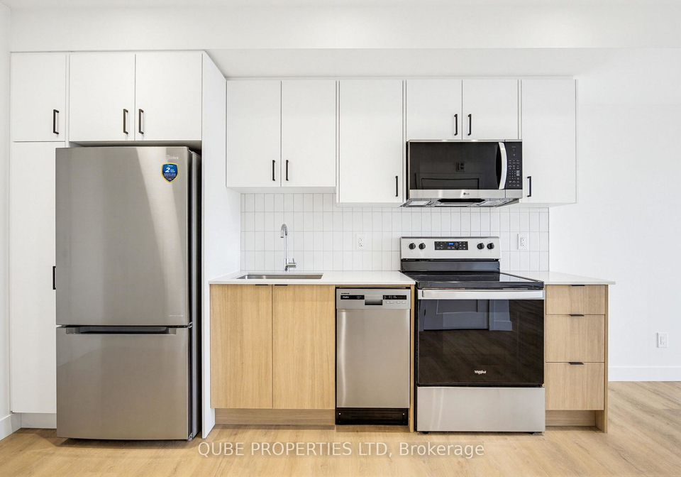 15-larch-street-ottawa-ontario-x13808054