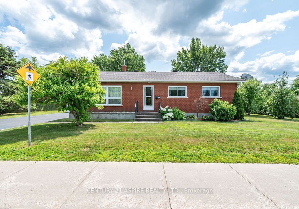 13-herman-street-petawawa-ontario-x13808374