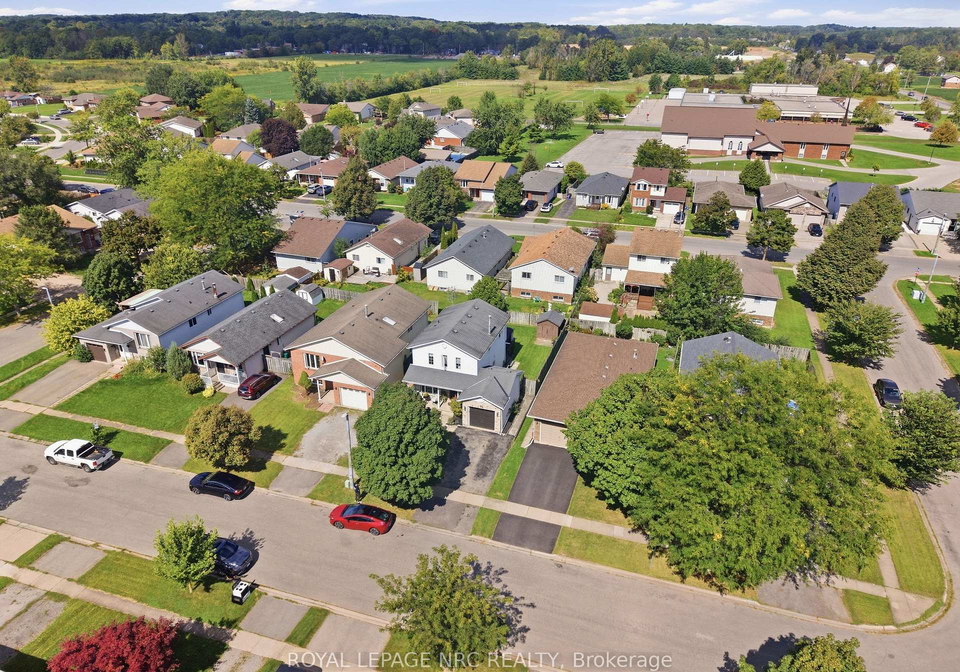 32-poplar-crescent-welland-ontario-x13809254
