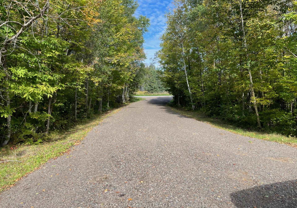1990-loch-lomond-road-thunder-bay-ontario-x13809490