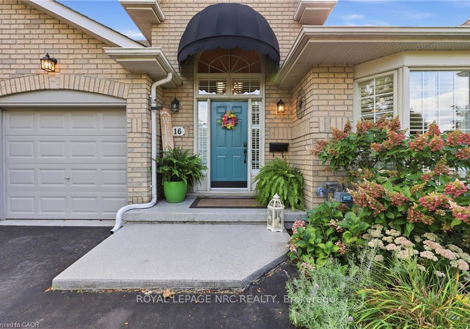 16-red-haven-drive-grimsby-ontario-x13810014