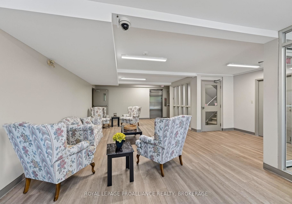 316-kingsdale-avenue-kingston-ontario-x13810086