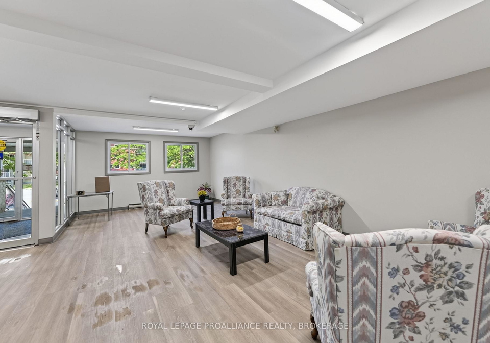316-kingsdale-avenue-kingston-ontario-x13810086