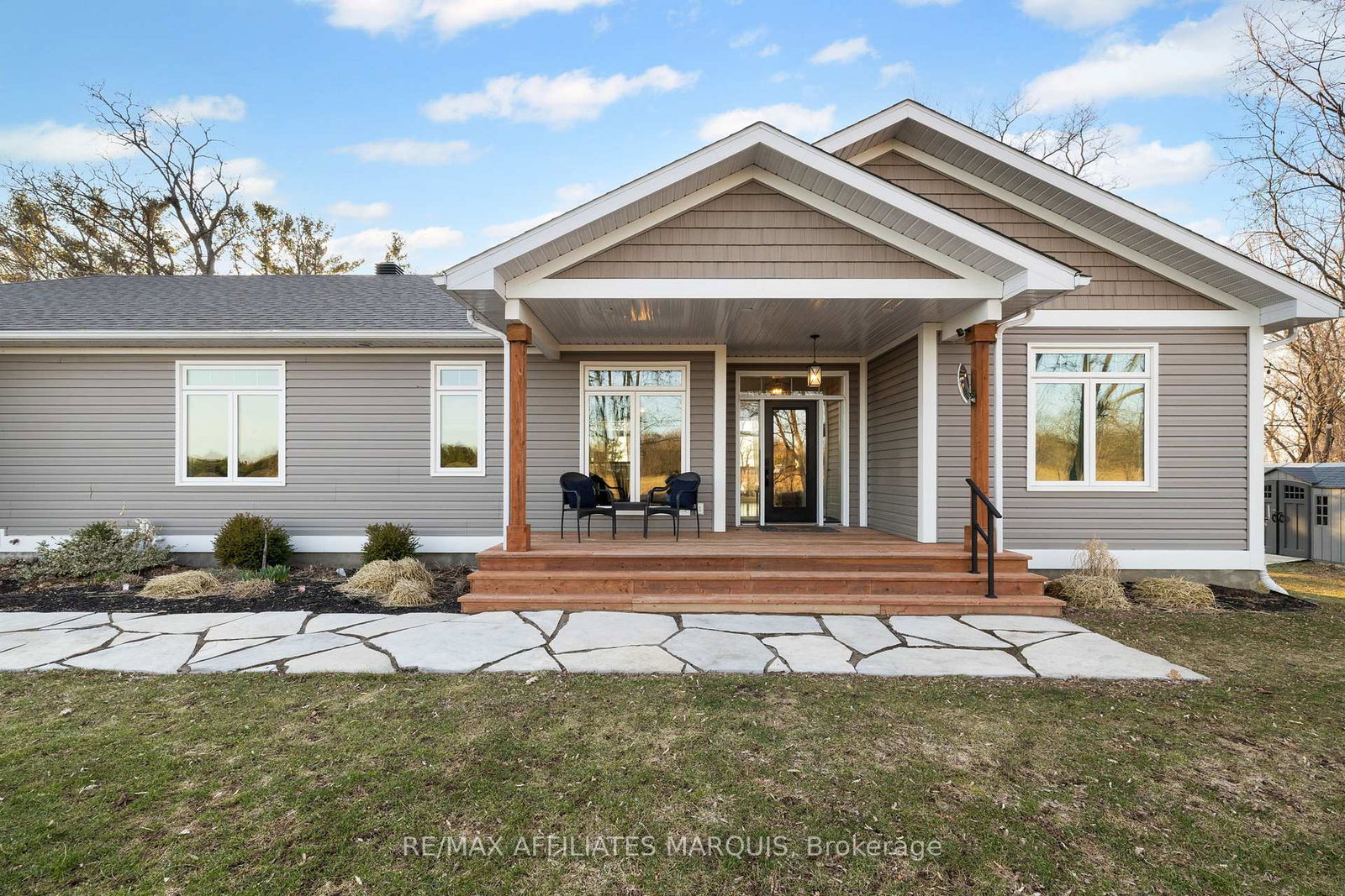 12-r9-road-rideau-lakes-ontario-x13810214