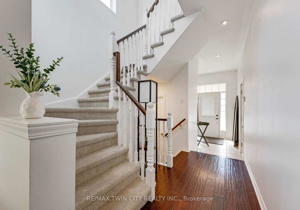 28-doon-mills-drive-kitchener-ontario-x13810756