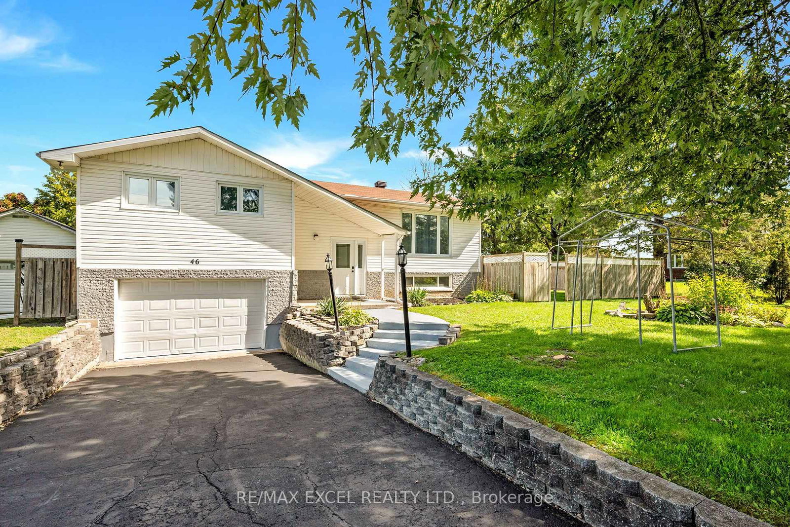 46-queen-street-north-stormont-ontario-x13810872