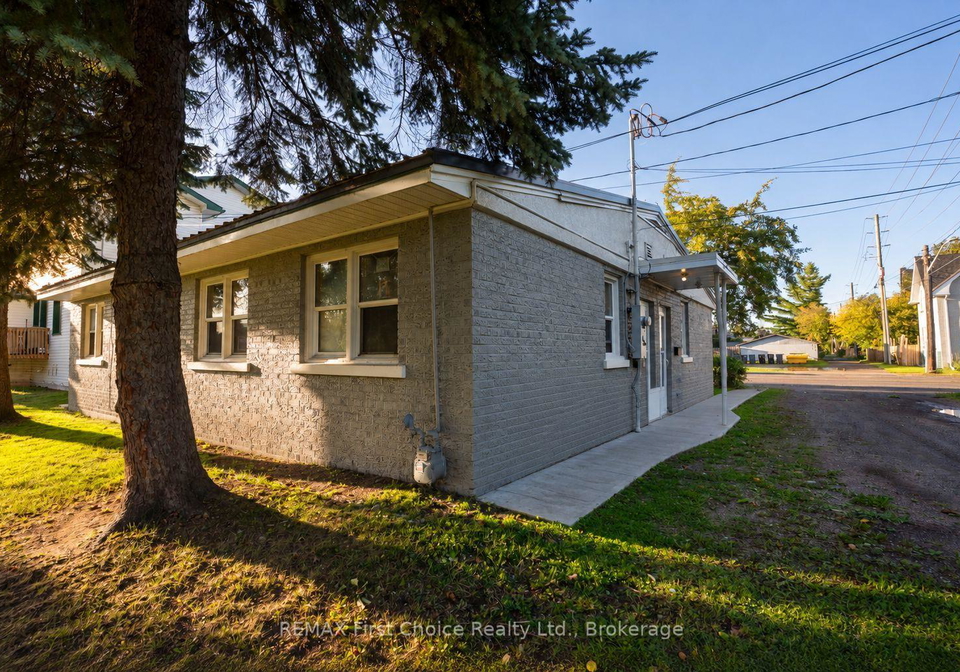 1212-walsh-street-e-thunder-bay-ontario-x13810874