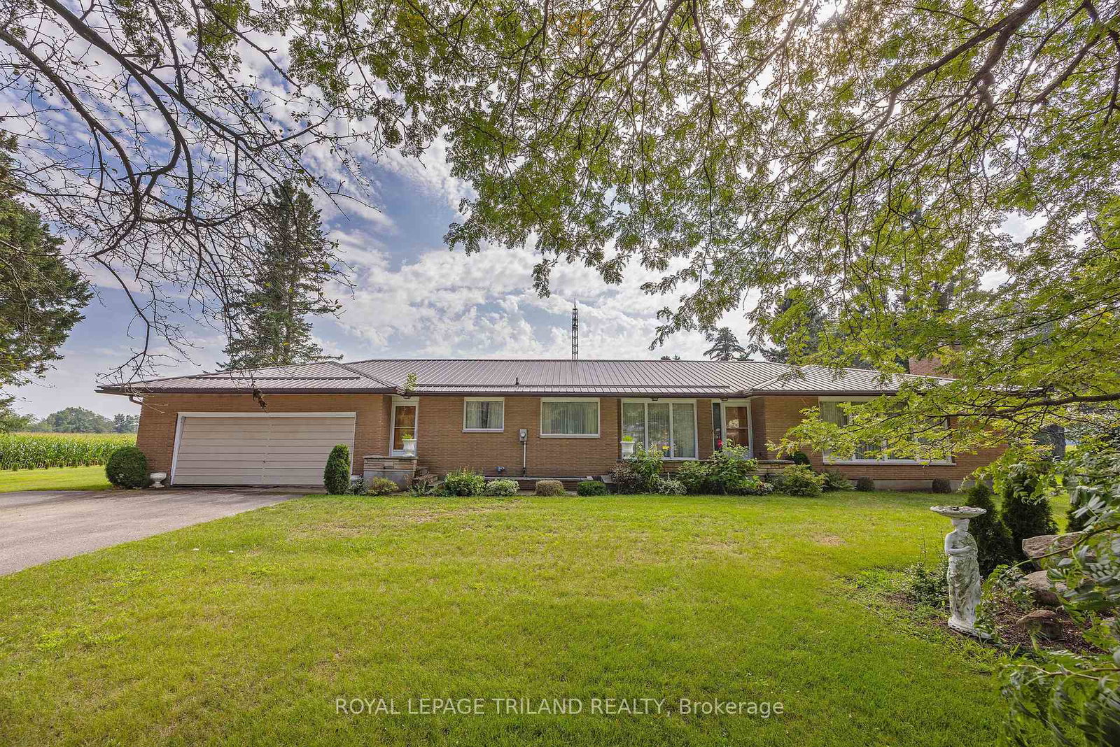 55267-light-line-bayham-ontario-x13810878