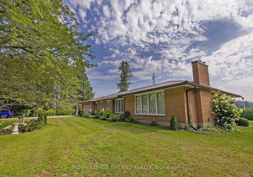 55267-light-line-bayham-ontario-x13810878