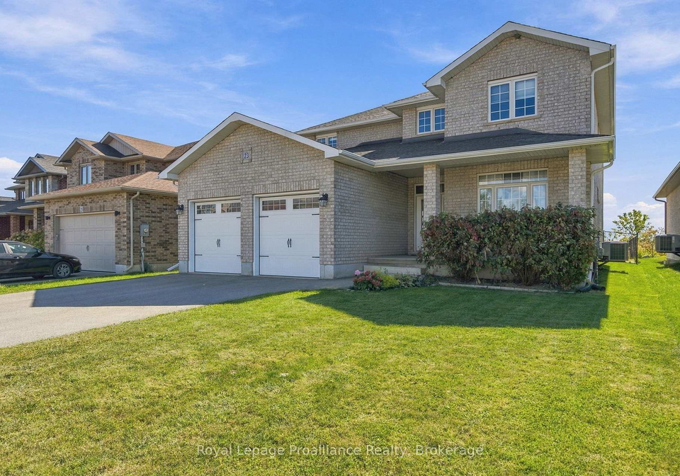 23-crews-crescent-quinte-west-ontario-x13810958