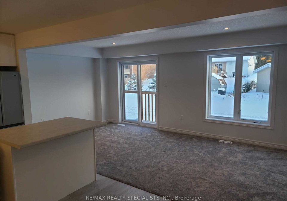 137-stonebrook-way-grey-highlands-ontario-x13811048
