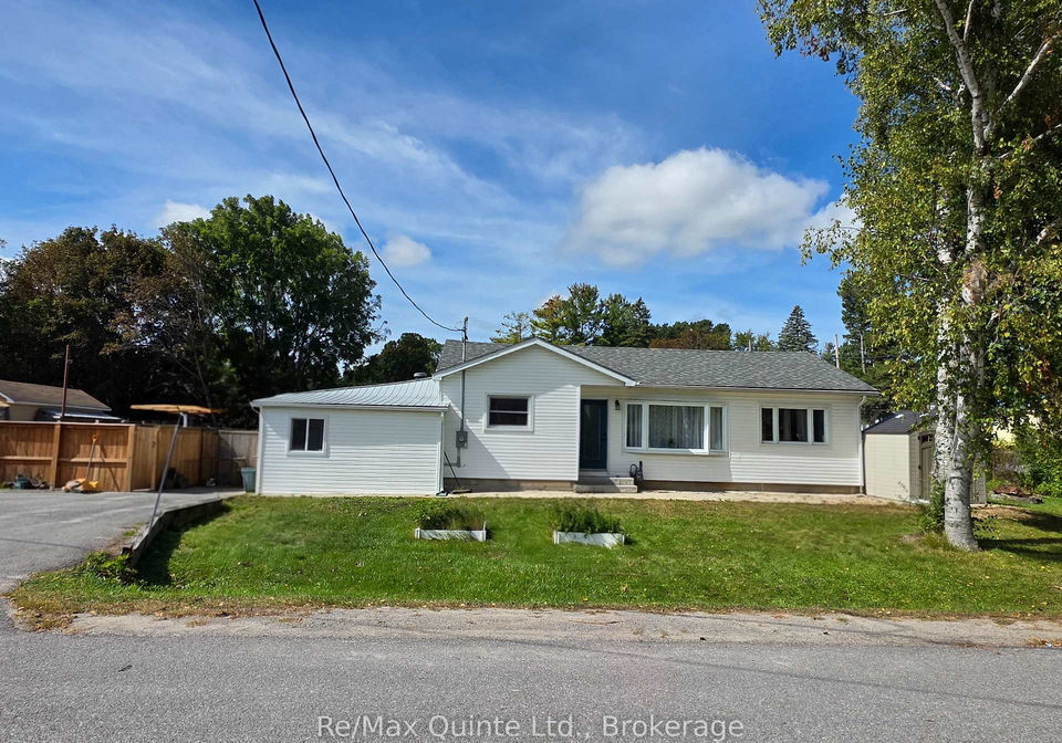 11-second-street-prince-edward-county-ontario-x13811506