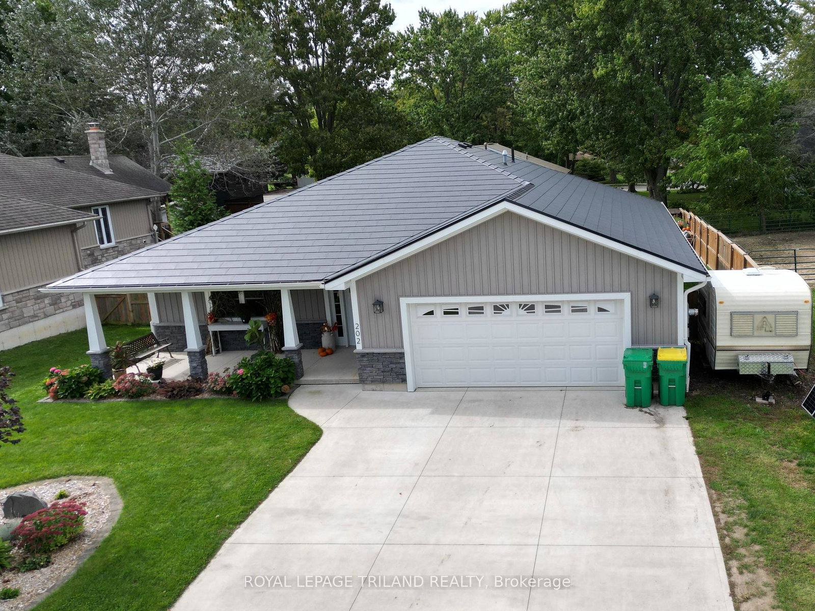 202-reycraft-avenue-southwest-middlesex-ontario-x13811778