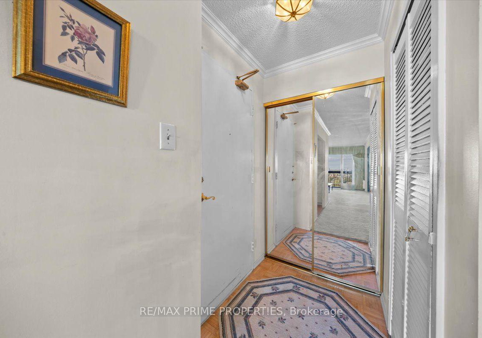 158b-mcarthur-avenue-ottawa-ontario-x13812034
