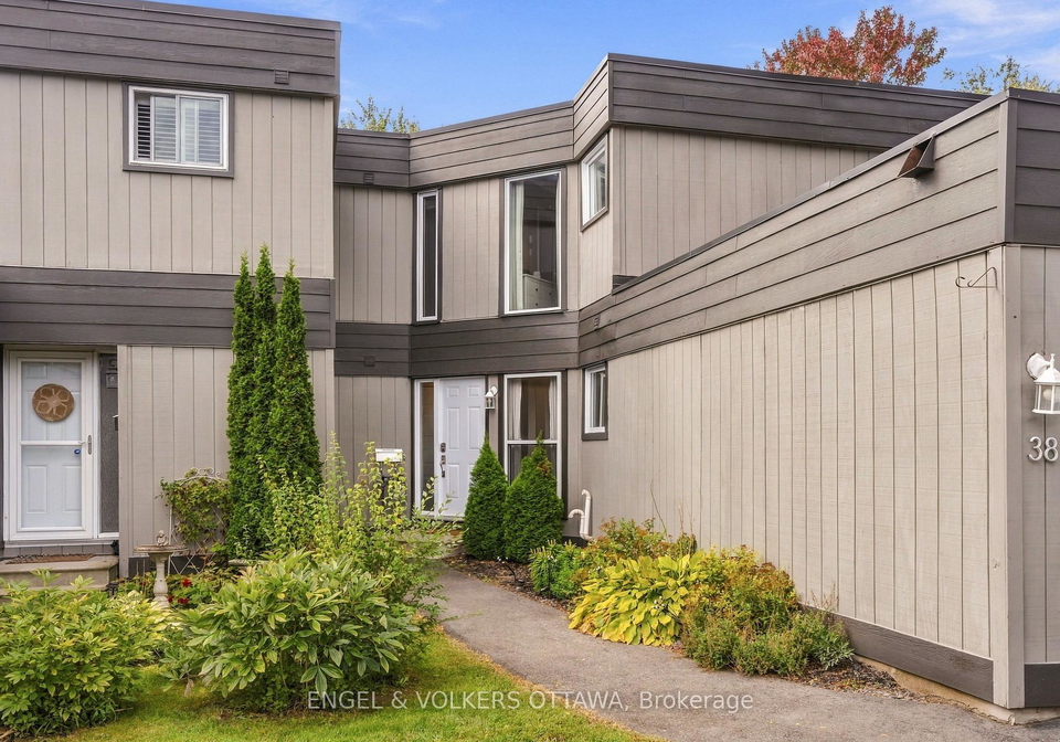 38-compata-way-ottawa-ontario-x13812114