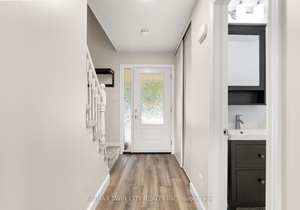 647-pinerow-crescent-waterloo-ontario-x13812158