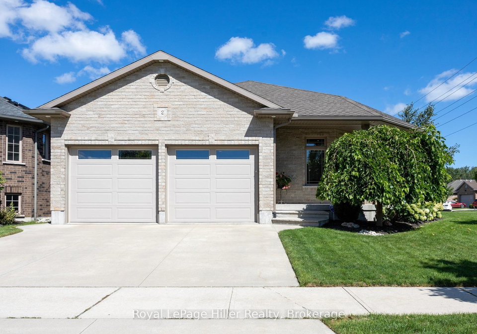 2-findlay-place-stratford-ontario-x13813282