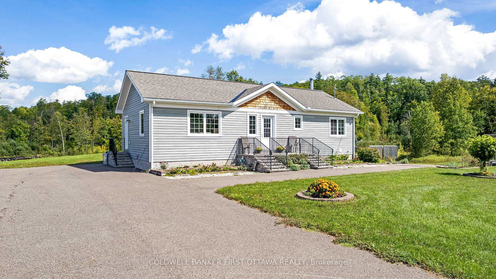 8688-highway-511-lanark-highlands-ontario-x13813294