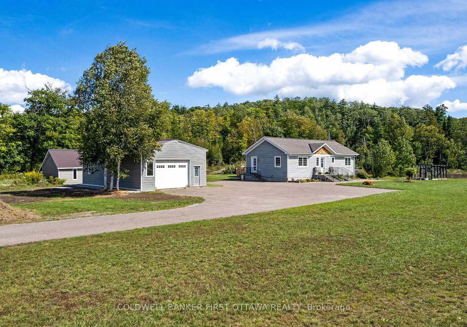 8688-highway-511-lanark-highlands-ontario-x13813294