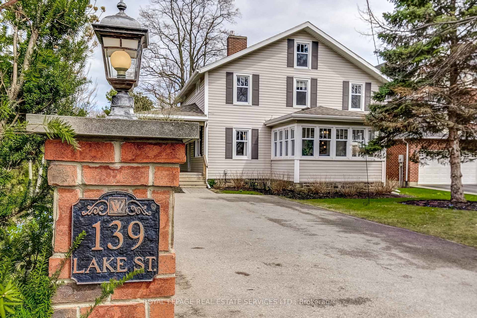 139-lake-street-grimsby-ontario-x13813340