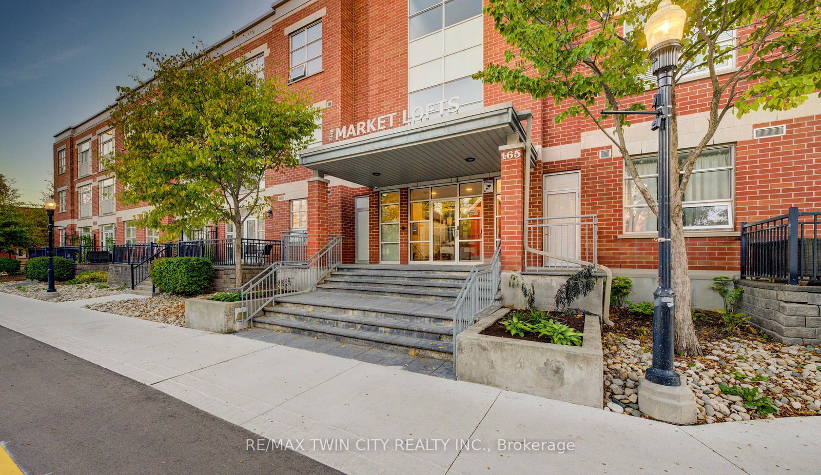 165-duke-street-e-kitchener-ontario-x13813632